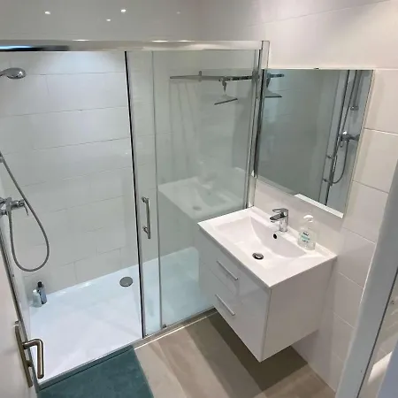 Apartment 2 Pieces Climatise Avec Acces Direct Plage, Parking Et Terrasse - - Fr-1-308-175 *